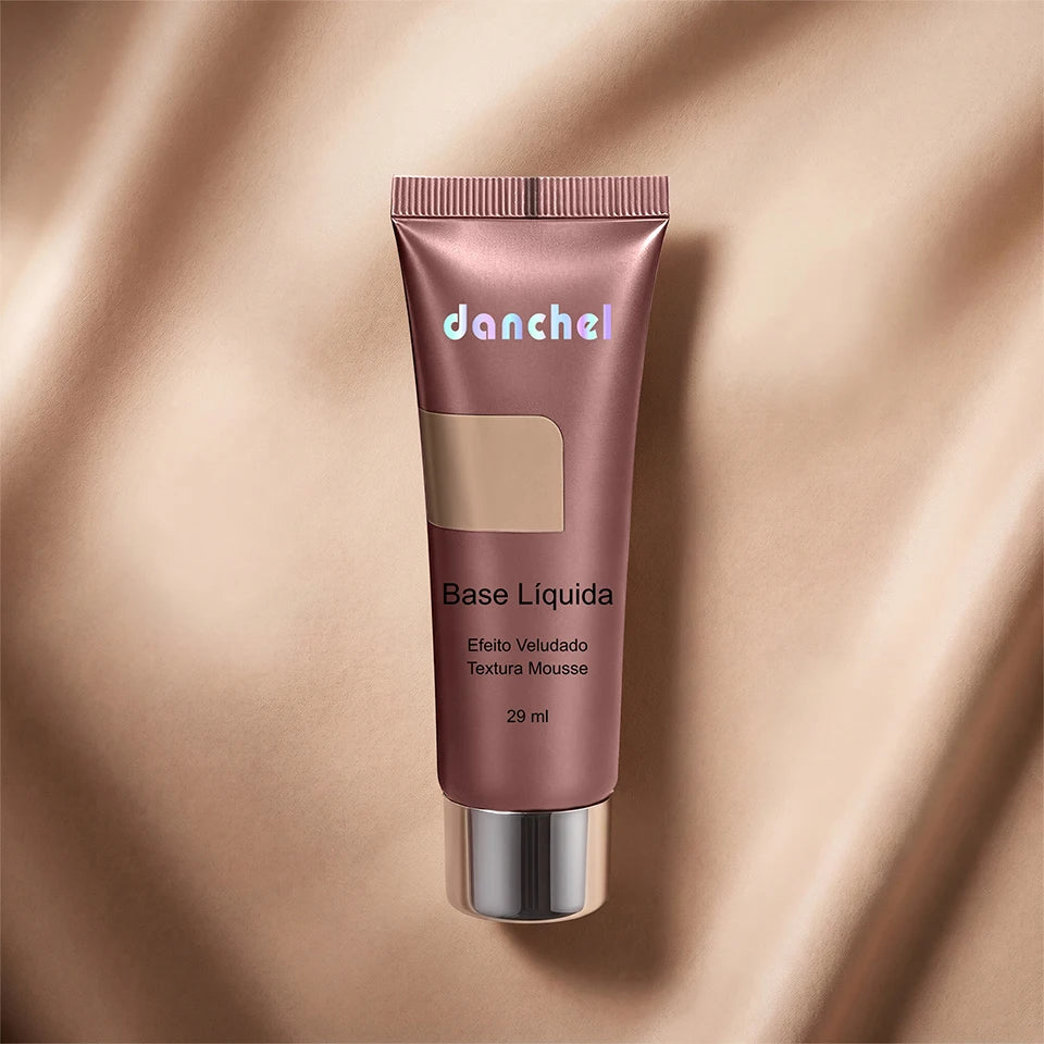 Long-Lasting Velvet Matte Liquid Foundation