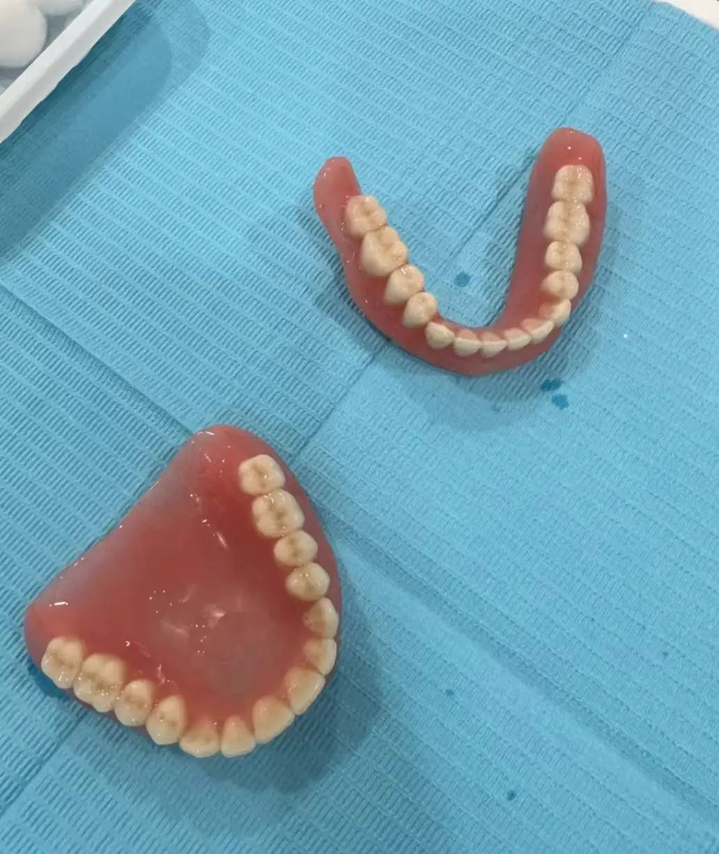 Moldable Silicone Dentures for Instant Temporary Smile Replacement