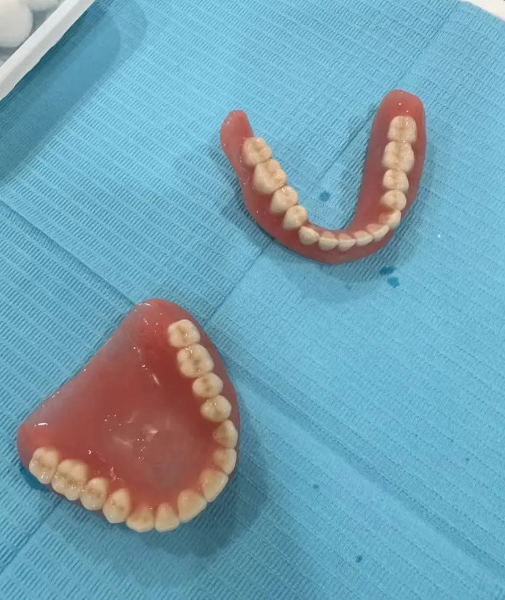 Moldable Temporary Denture Set for Instant Smile